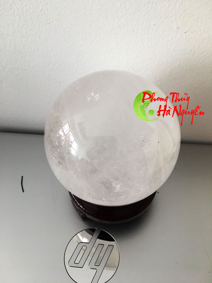 quả cầu thạch anh trắng